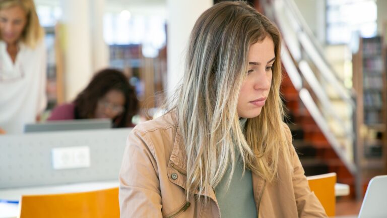 Comment accéder au site officiel de Scolinfo sans se tromper