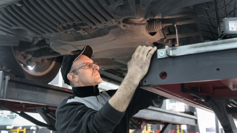 Comment devenir contrôleur technique automobile ?